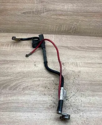 Volkswagen PASSAT B6 Positive cable (battery) 1K0971228L