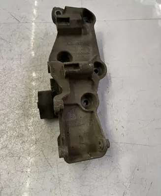 Renault Master III Generator/alternator bracket 117103943R