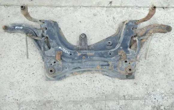 Nissan Note (E11) Front subframe