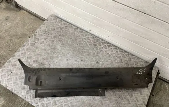 Trunk/boot sill cover protection