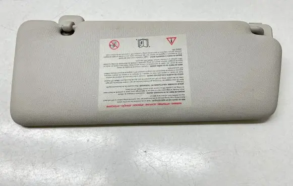 Renault Megane III Sun visor 904018943R 8402131165 BDK95TG136