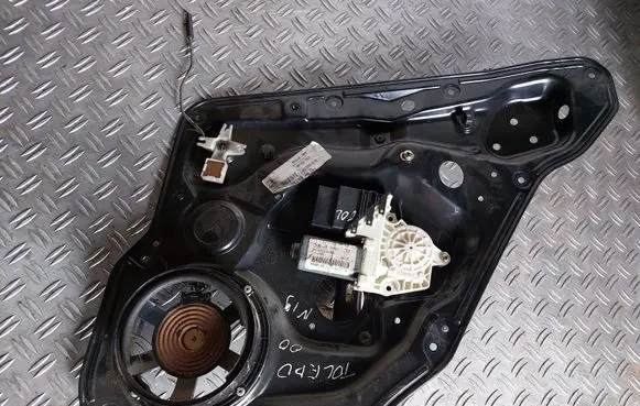 Seat Toledo II (1M) Rear door window regulator with motor 1M0839730F