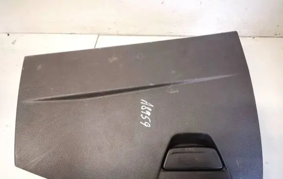 Ford Focus Glove box