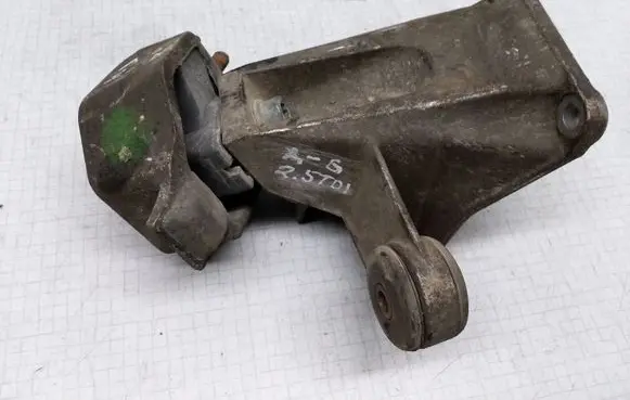 Audi A6 S6 C4 4A Engine mount bracket 4A0399114G