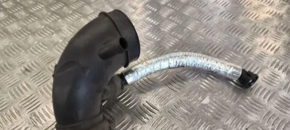 BMW 5 G30 G31 G38 Turbo air intake inlet pipe/hose 7643302
