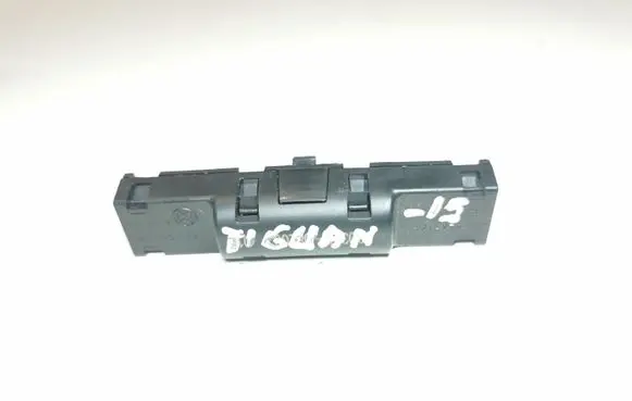 Volkswagen Tiguan Aerial antenna amplifier 5N0035570
