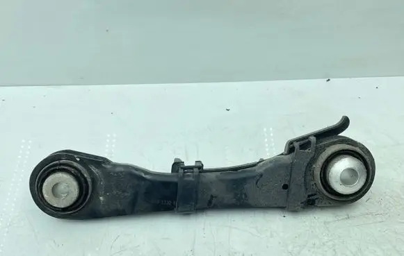 BMW 5 G30 G31 Rear upper control arm/wishbone 6867537