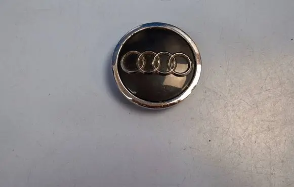 Audi RS6 C8 Original wheel cap C482