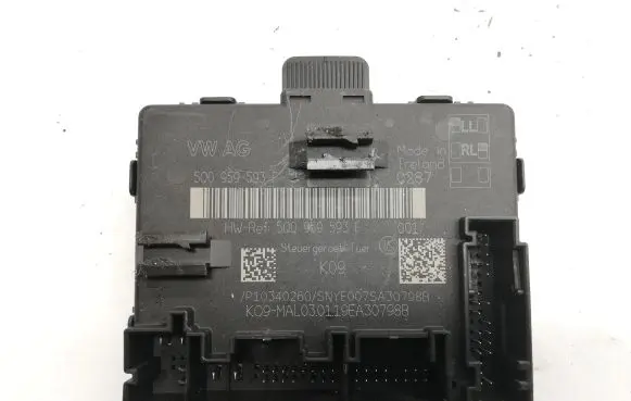 Volkswagen Tiguan Door control unit/module 5Q0959593F