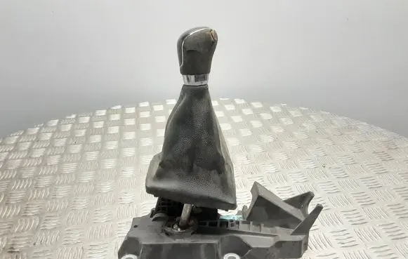 Ford Focus Gear shifter/selector 4M5R7C453
