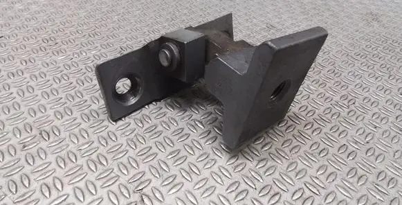 BMW 5 E60 E61 Rear door upper hinge 7068087