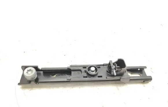 Peugeot Traveller Seat belt adjustment rail 9811351680 3089286