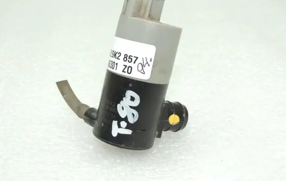Toyota Avensis T270 Windscreen/windshield washer pump 8533002030