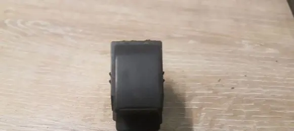 Toyota Corolla E120 E130 Electric window control switch 8481002041 37077B