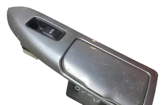 Toyota Land Cruiser (J120) Electric window control switch 8403060022