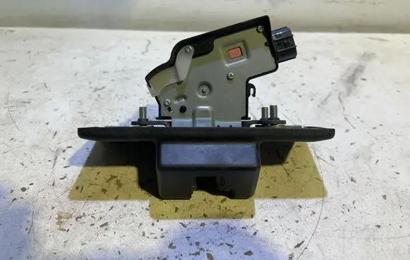 Toyota C-HR I Loading door lock 69321F4010