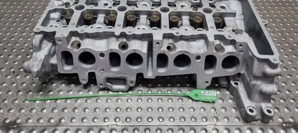 BMW 5 F10 F11 Engine head S27705151 7810463