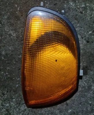 Mitsubishi Space Gear Front indicator light 21087053