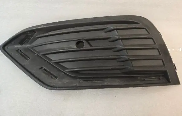 Volvo S60 Front bumper lower grill 31688826
