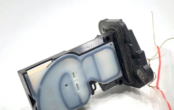 Toyota Yaris Mass air flow meter 22204F2010