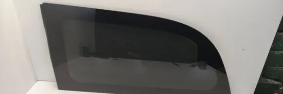 Chrysler Grand Voyager V Rear side window 05109653ae