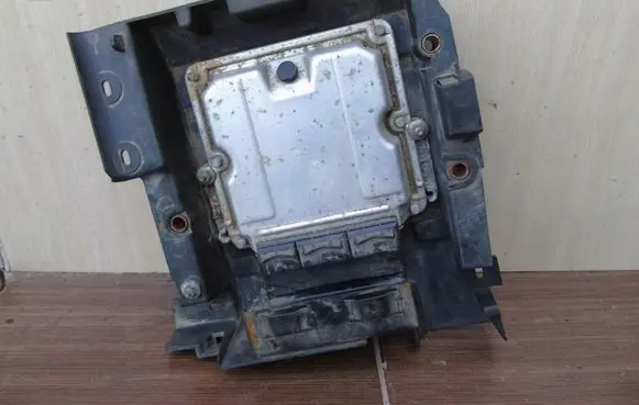 Renault Laguna II Engine control unit/module 8200163528