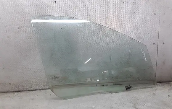 KIA Carens I Front door window glass four-door