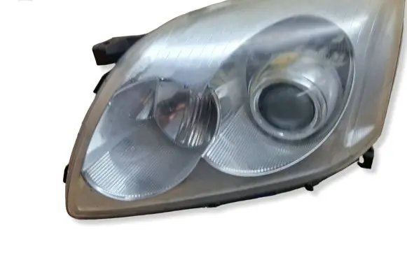 Toyota Avensis T250 Headlight/headlamp 0543