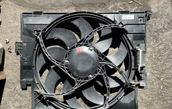 BMW 1 F20 F21 Electric radiator cooling fan 7640508