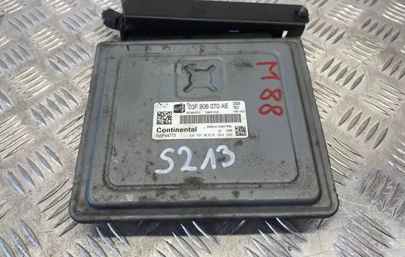Seat Ibiza IV (6J,6P) Engine control unit/module ECU 03F906070AE 5WP44773 03F906070P