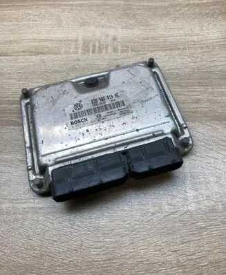 Skoda Fabia Mk1 (6Y) Engine control unit/module ECU 038906019NE 0281011825
