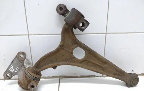 Peugeot 807 Front lower control arm/wishbone