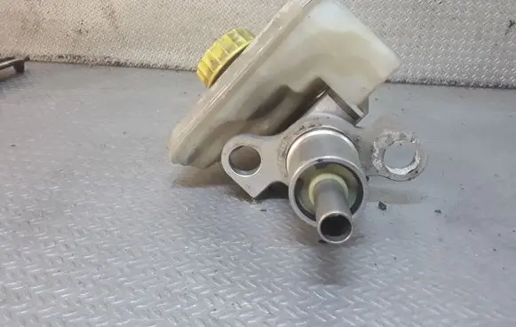 Audi A8 S8 D3 4E Master brake cylinder 4E0611301A