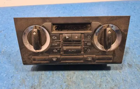 Audi A3 S3 8P Tailgate/trunk/boot open switch 8p0820043D
