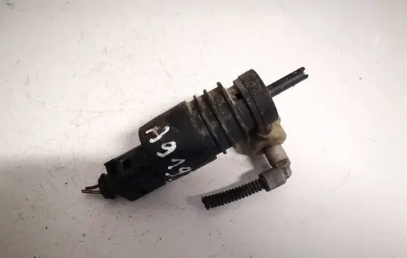 Mercedes-Benz C AMG W204 Windscreen/windshield washer pump