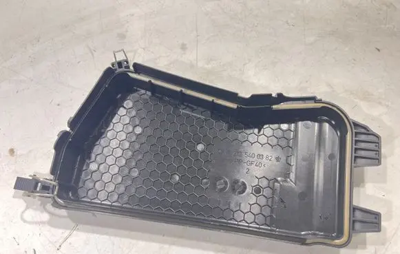 Mercedes-Benz E W212 Fuse box cover A2125400382