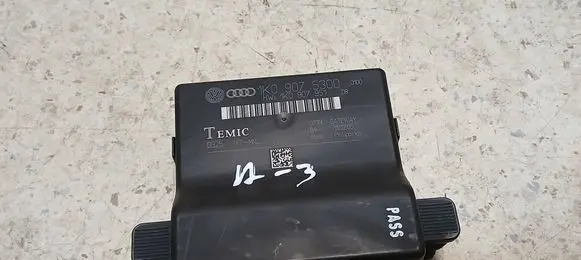 Audi A3 S3 A3 Sportback 8P Gateway control module 1K0907530D 1K0907951