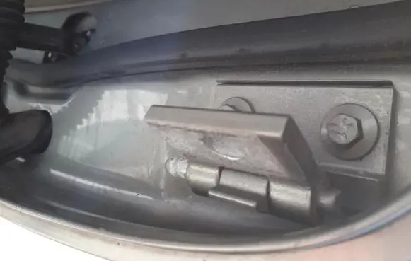 Volvo XC90 Rear door lower hinge