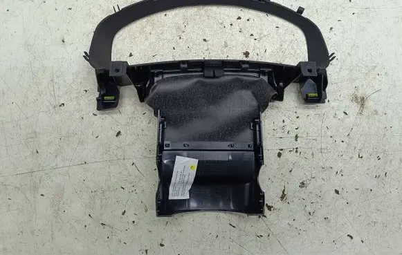 Volkswagen Touareg II Dashboard trim