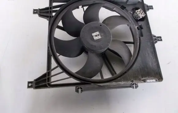 Renault Clio III Electric radiator cooling fan 770042869