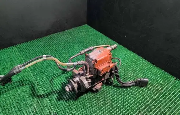 Audi A4 S4 B5 8D Fuel injection high pressure pump 038130107D 0460404977 966678