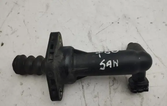 Clutch slave cylinder