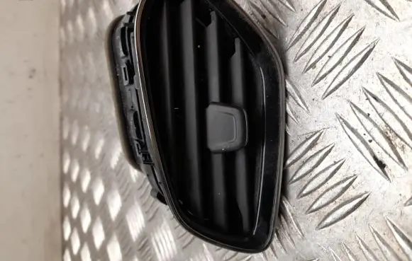 Opel Grandland X Rear air vent grill YP00060077