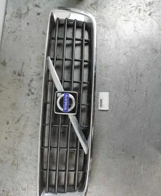 Volvo S80 Front bumper upper radiator grill 30655102