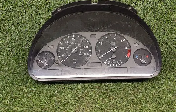 BMW 5 E39 Speedometer (instrument cluster) 8381196 62118381196