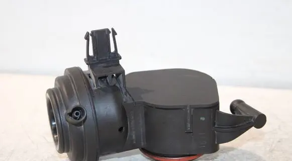 Volkswagen PASSAT B6 Vacuum valve 