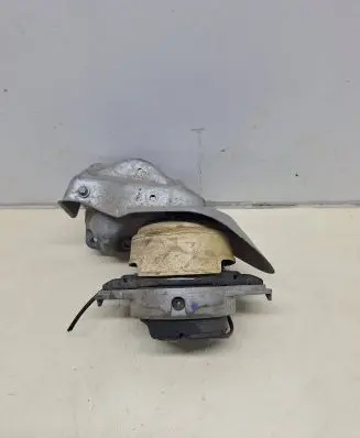 Mercedes-Benz C W205 Engine mount bracket A1662406817Q8