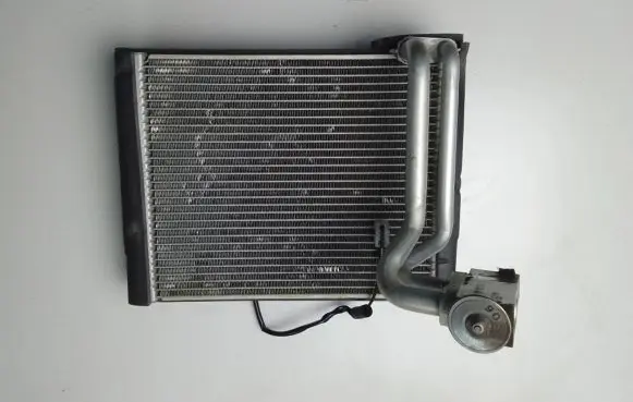 Air conditioning (A/C) radiator (interior)