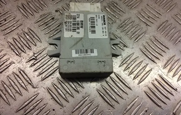 BMW 5 F10 F11 Air suspension control unit module (rear) 6860386