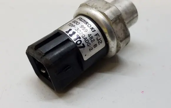 Audi A6 S6 C5 4B Air conditioning (A/C) pressure sensor 8D0959482B